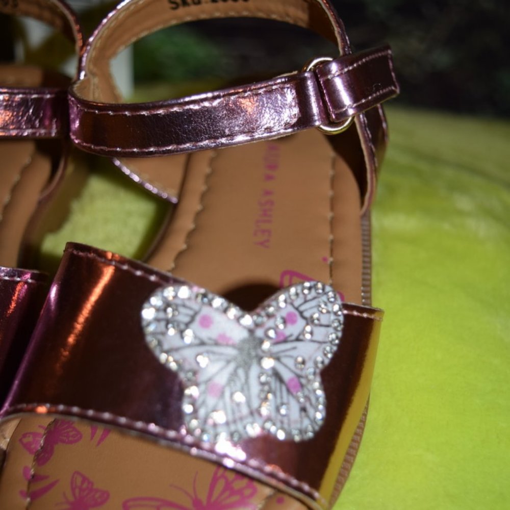 NWT ~ Laura Ashley Pink Butterfly Embellished Sandal 6